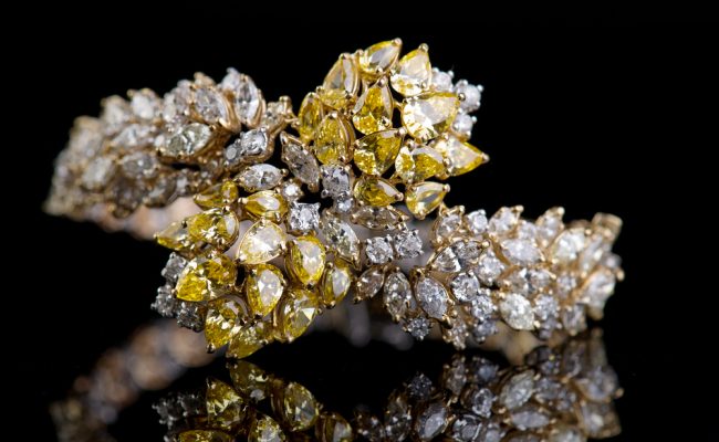 bracelet diamants blancs & jaunes shutterstock_184411040